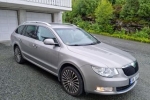 auto thumbnail #2 - Skoda Superb